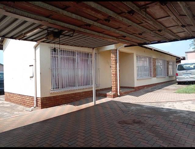 3 BEDROOM HOUSE FOR SALE IN LEONDALE
